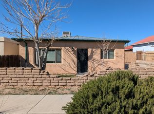 1023 Arno St NE, Albuquerque, NM 87102