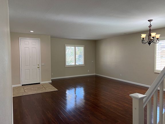 2nd image of 808 Avenida Abeja