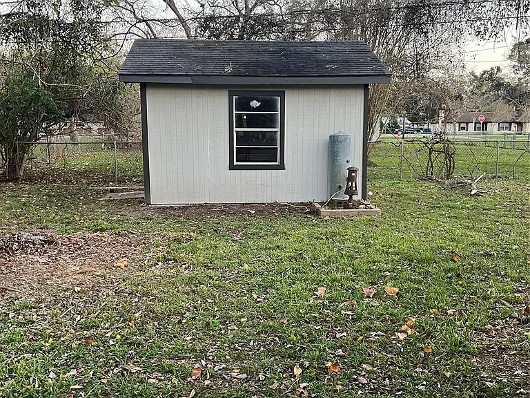 902 Alice St — Photo 21