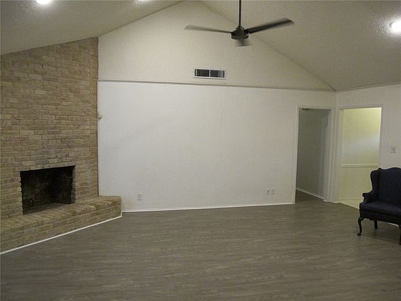 3rd image of 10009 Parkfield Dr