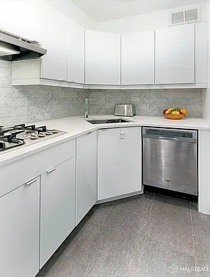 Rented by Halstead Real Estate | media 3