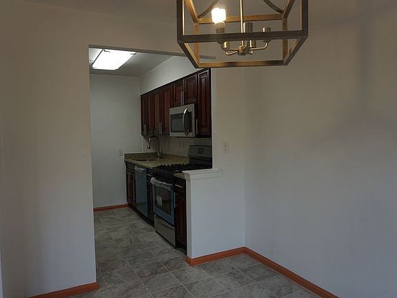 4th image of 5826 43rd Ave