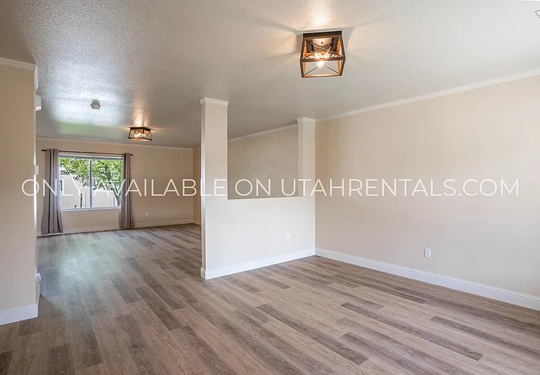 215 S 1050 W — Photo 6