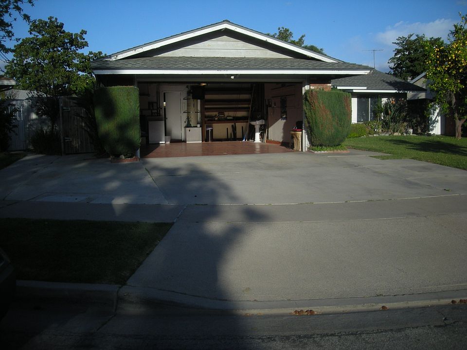 Spacious garage and drive way
