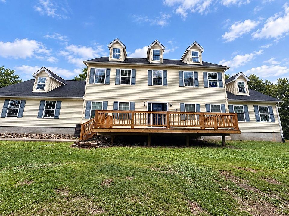 1st image of 590 White Oak Crossing Rd