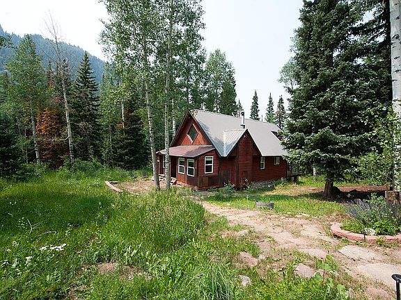 3rd image of 27 Columbine Dr