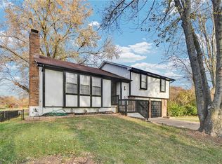 203 SE Winburn Trl, Lees Summit, MO 64063