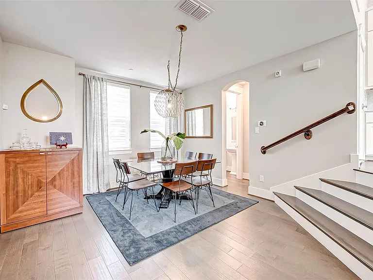 715 Algona Ave — Photo 11