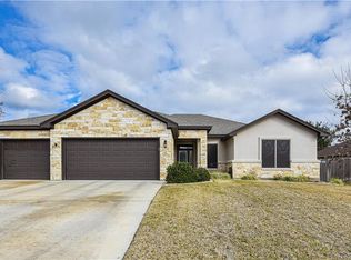 2055 Pirtle Dr, Salado, TX 76571