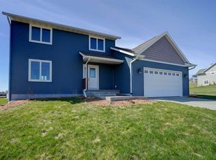 1427 Stoneridge Dr, Watertown, WI 53098