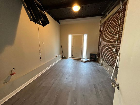 3rd image of 1329 W 30th St S #A