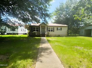 707 N West St, Mendenhall, MS 39114