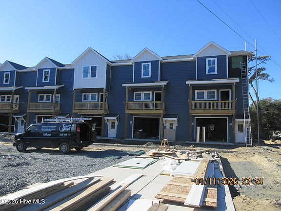 5th image of 1208 Swan Street Unit 2