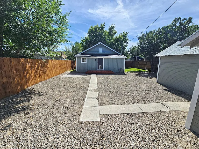 971 Walnut St — Photo 14