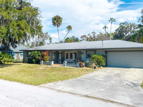 965 N Appalachian Ter, Crystal River, FL 34429