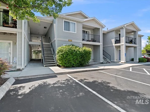 3311 N Lakeharbor Ln APT 201, Boise, ID 83703