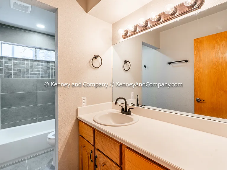 2902 Airport Rd #204 — Photo 19