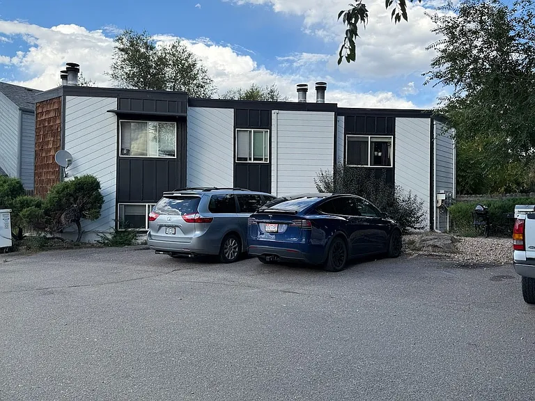 1011 Hover St #C — Photo 10