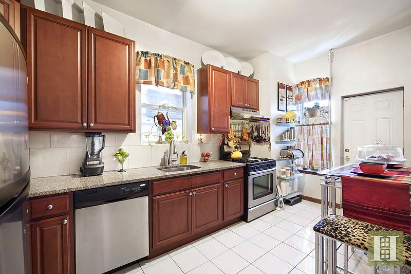 2nd image of 3272 Decatur Ave