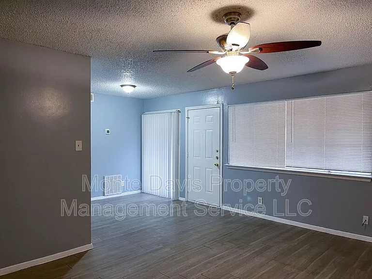 8907 Parkfield Dr #204 — Photo 15