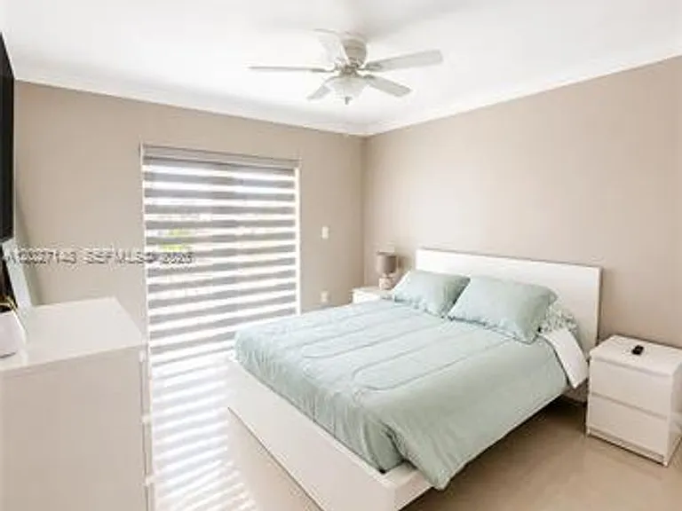 12295 SW 10th Ter — Photo 15