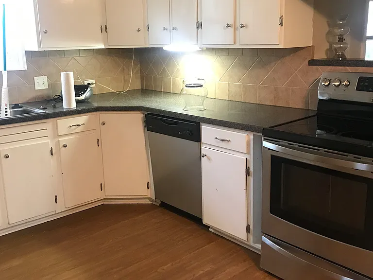 1336 West Ave — Photo 3