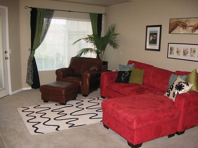 Great Room w/Cathedral Ceiling