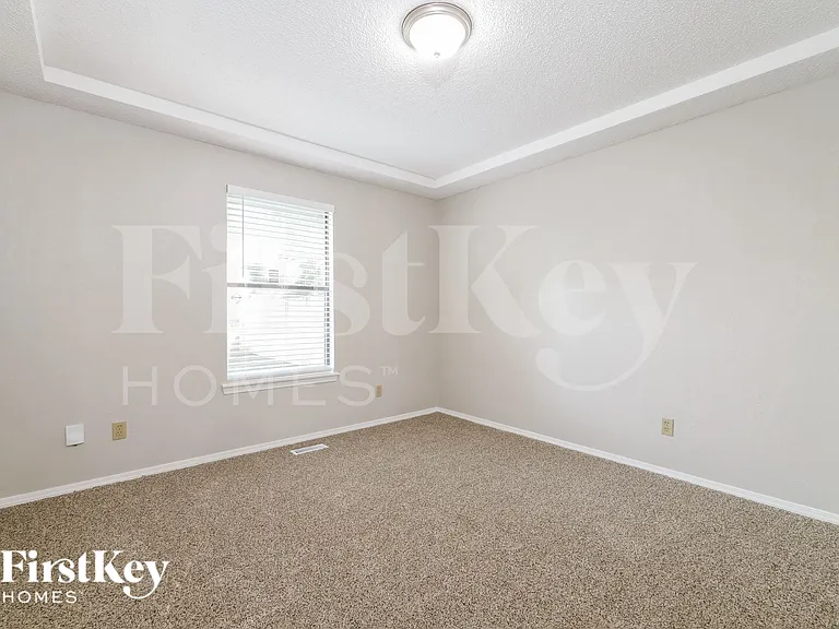 1008 Sennybridge Dr — Photo 15
