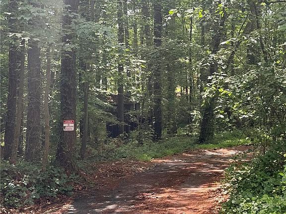 3rd image of 1862 Forrest Rd