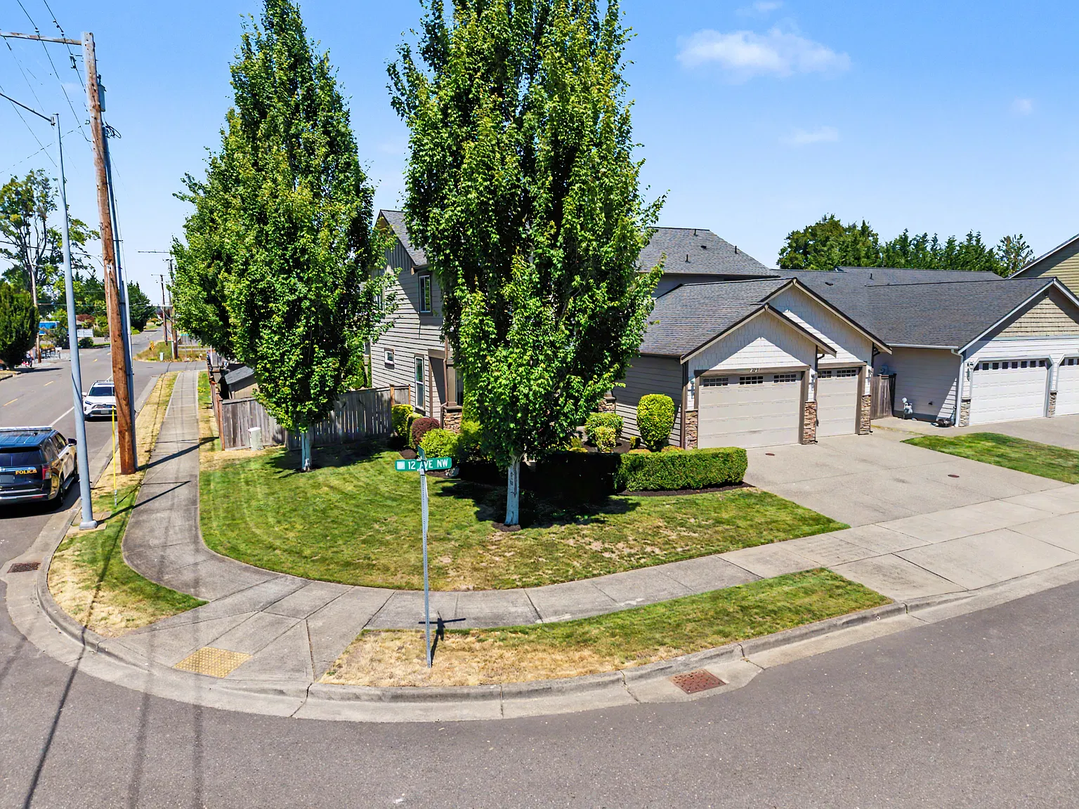 4 bed, 2471 sqft, $3,400 — Photo 4