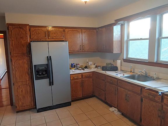 5th image of 38 Wolverine St Floor 2
