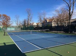 122 W 39th St #4C, Bayonne, NJ 07002