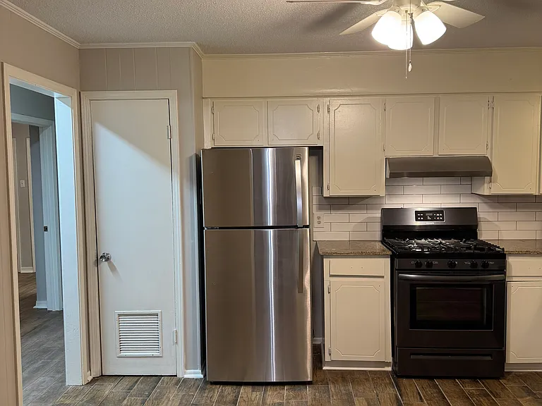 504 Marie Ave — Photo 6