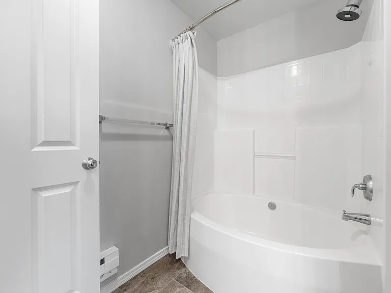 65th Ct SE — Photo 9
