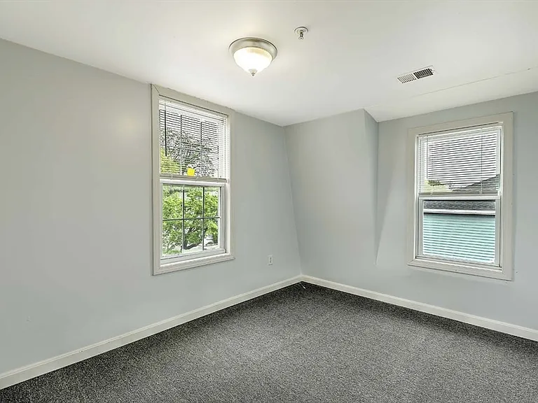 458 Weir St #5 — Photo 6