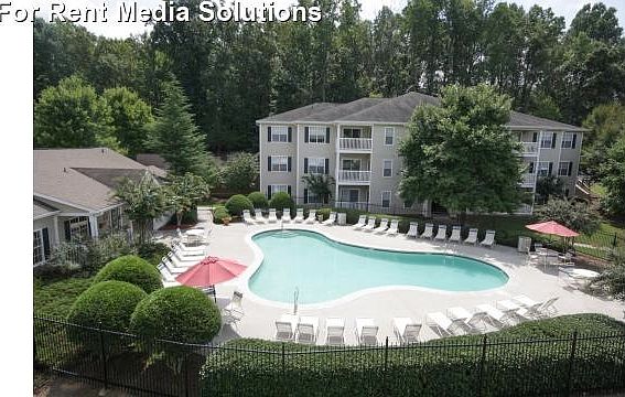 1st image of 910 Lanier Mill Cir