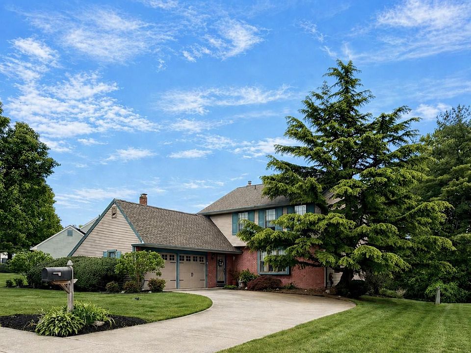 1st image of 28 Pelham Dr