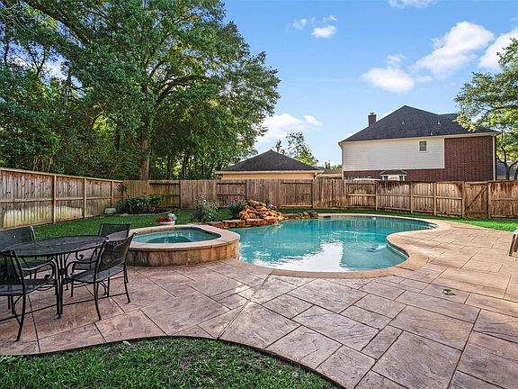 2nd image of 4818 Rachelle Ct