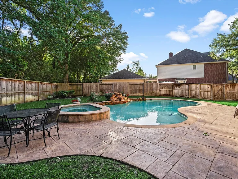4818 Rachelle Ct — Photo 2