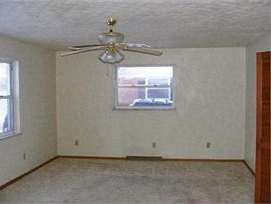 3rd image of 21 N Sunrise Ave
