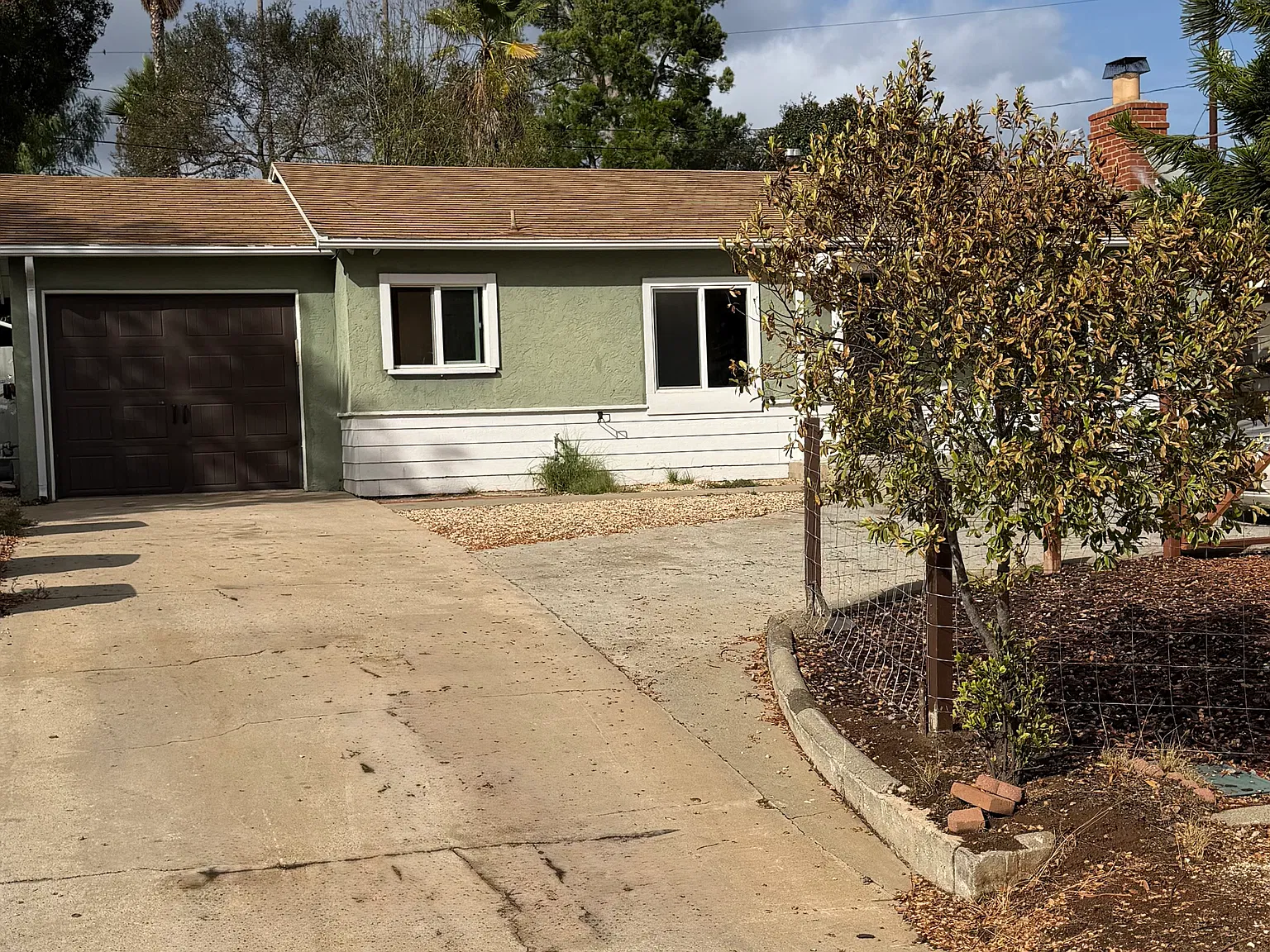 731 W Elder St — Photo 3