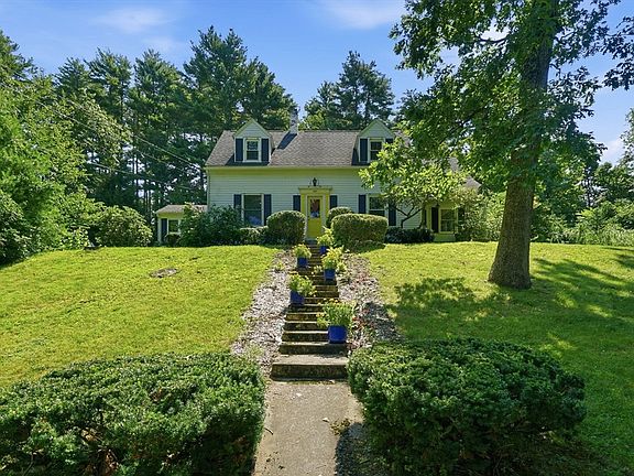 2nd image of 3057 Palmer St