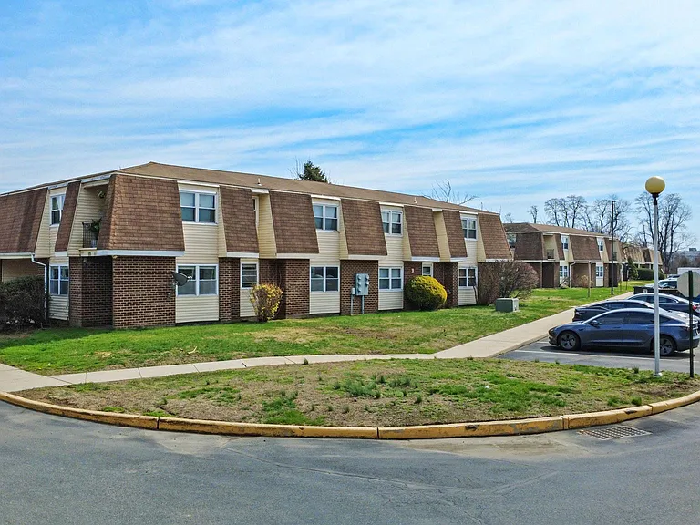 24 Florence Tollgate Pl #1 — Photo 22
