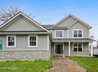 903 S Charlotte St, Lombard, IL 60148