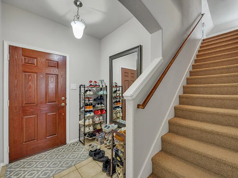 200 Shadybrook Dr — Photo 6