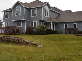 10 Lagoon Manor Dr, Bolton Landing, NY 12814