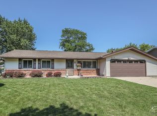 616 Clover Ln, Schaumburg, IL 60193
