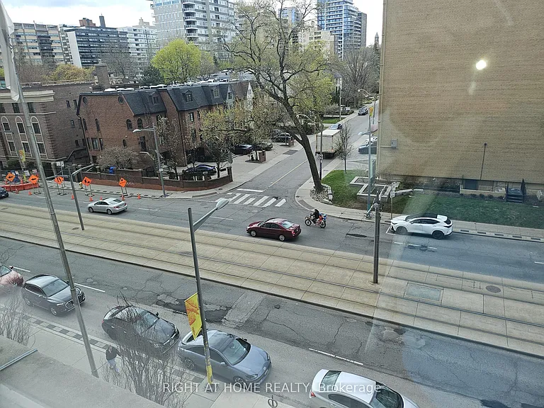 111 Saint Clair Ave W #426 — Photo 23