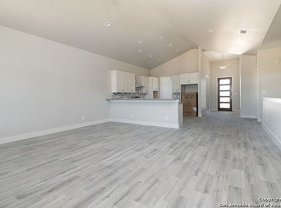 5th image of 24403 Canyon Row