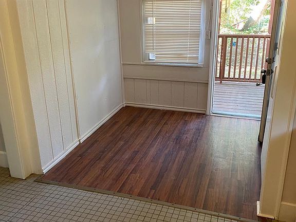 5th image of 120 S 32nd St APT 2
